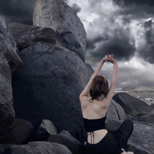 丰满女人裸做爰视频
